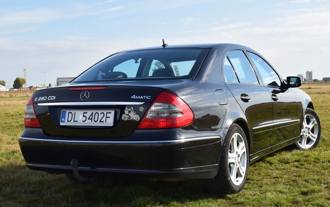 Mercedes-Benz Klasa E cena 26900 przebieg: 332000, rok produkcji 2007 z Legnica małe 596